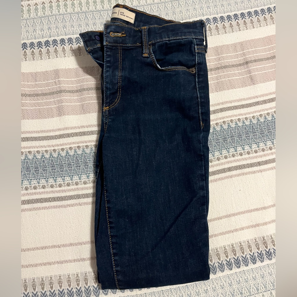 Size 27 Gap Dark Wash Skinny Jeans